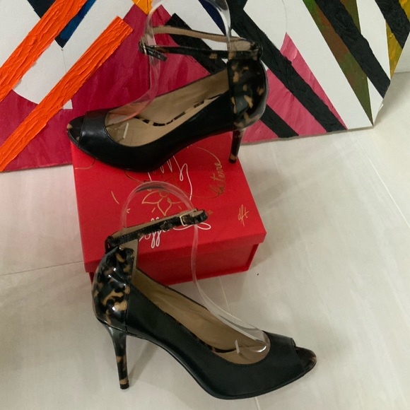 Ann Taylor Sandals - Picture 5 of 10